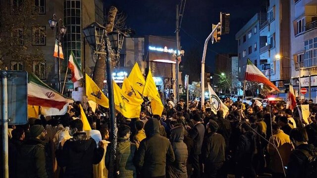 مردم تهران خواستار گرفتن انتقام خون شهید موسوی شدند