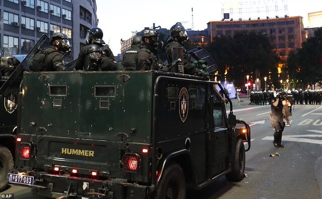 تظاهرات هزاران نفری در صربستان علیه نتایج انتخابات