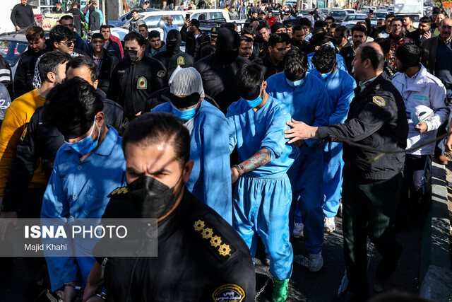 بازسازی صحنه جرم حمله اراذل و اوباش به درمانگاهی در جنوب تهران