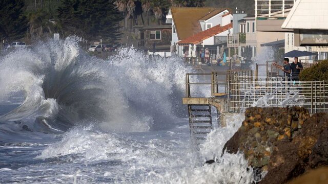 وقوع طوفان اقیانوسی و خطر برخورد امواج غول‌پیکر با سواحل کالیفرنیا