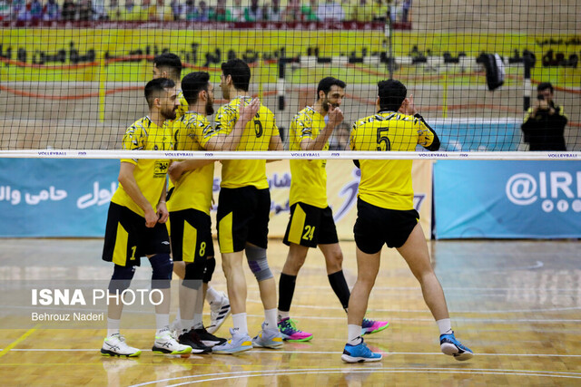 سرمربی والیبال سپاهان: در بهترین شرایط فنی بودیم/ حمایت تماشاگران شیرینی برد را دوچندان کرد