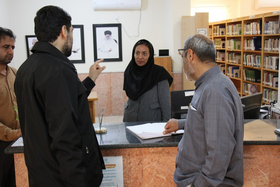 بازدید مدیرکل کتابخانههای عمومی استان بوشهر از کتابخانههای تنگستان و بوشهر