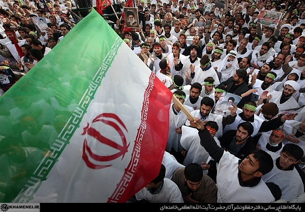 بصیرت، نورافکن و قطبنماست