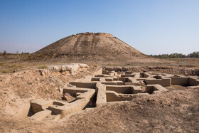 «مارال تپه» به معنای «تپه آهوی نر» یکی از تپههای اقماری است که در حدود ۵۰ متری غرب تپه مرتفع ازبکی قرار دارد.