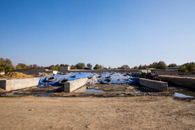 محوطه باستانی ازبکی، بخشی از زمینهای کشاورزی یکی از کشاورزان روستای ازبکی در شهرستان نظرآباد استان البرز است. عبدالمحمود خراسانی بعد از این که متوجه شد این زمینها از نظر تاریخی ارزشمندند، مناطقی که باستانشناسان در آنها نشانههای تاریخی به دست آورده بودند را به میراث فرهنگی هبه کرد، تا بررسی و مطالعات باستان شناسی در این محوطهها راحتتر و سریعتر انجام شود. او در بخشهای دیگر این محوطه که نشانههای تاریخی وجود نداشت، فعالیت کشاورزی و دامداری خود را انجام میدهد.