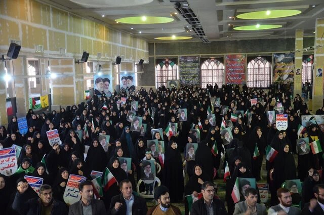 اجتماع لرستانیها در مراسم گرامیداشت حماسه ۹ دی