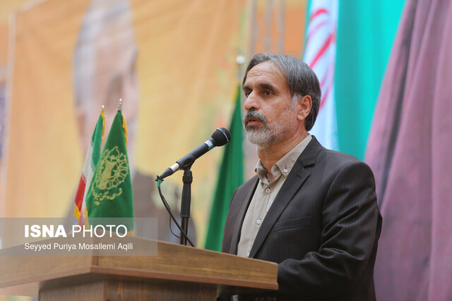 قدرتطلبی عامل خروج خواص از قطار انقلاب شد/ دولت و مجلس پیگیر کاهش تورم هستند