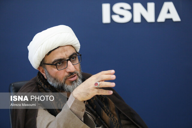 وقتی ۵ هزار نفر پای یک مداح میایستند؛ چه کنیم!؟