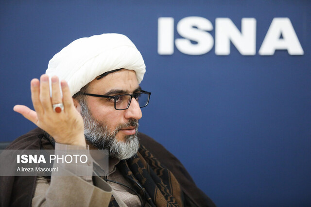 وقتی ۵ هزار نفر پای یک مداح میایستند؛ چه کنیم!؟