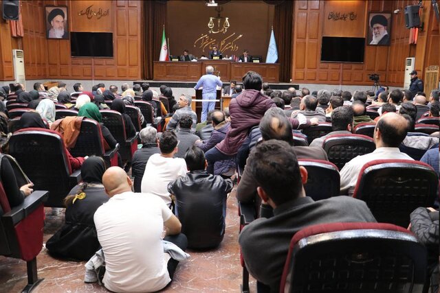 برگزاری دادگاه پرونده «کینگ مانی» با حضور هزار شاکی برگزاری دادگاه پرونده «کینگ مانی» با حضور هزار شاکی