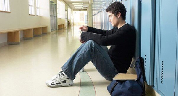 عکس تزئینی است خشونت مستمر والدین، نوجوانان را فراری میدهد