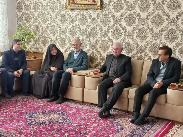 جهادگران جهاددانشگاهی اردبیل با خانواده شهید «حسین حسن پور» دیدار کردند