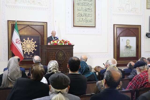 مردی که از مفاخر کشور است