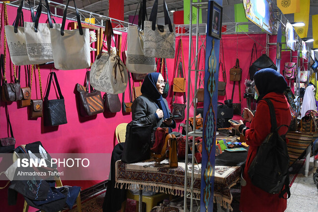 تزئینی نمایشگاه دائمی عرضه محصولات بانوان کارآفرین گناوه راهاندازی میشود