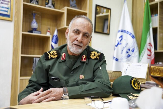 "حاج قاسم" روحیه مقاومت را به منطقه تزریق کرد / مکتب سلیمانی باید در دانشگاه تدریس شود