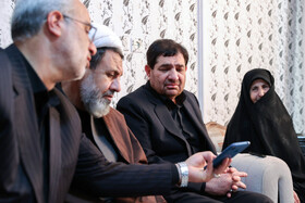 دیدار محمد مخبر معاون اول رئیس‌جمهور با خانواده شهدای حادثه تروریستی کرمان