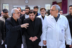 عیادت محمد مخبر معاون اول رئیس‌جمهور از مجروحان حادثه تروریستی کرمان