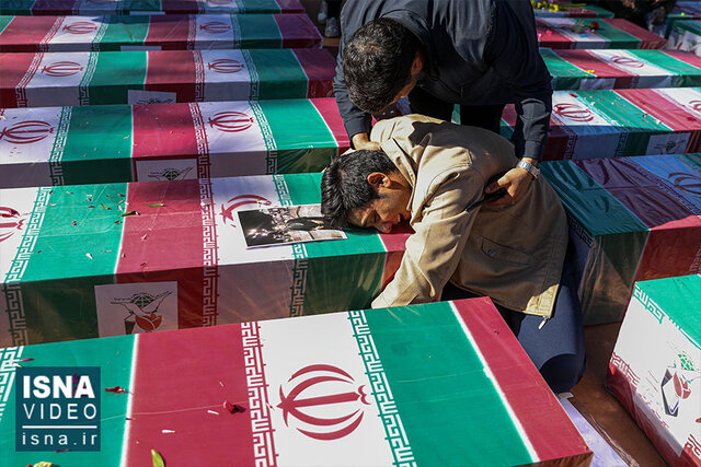 ویدیو/ آغوش باز کرمان برای شهدای ترور ویدیو/ آغوش باز کرمان برای شهدای ترور