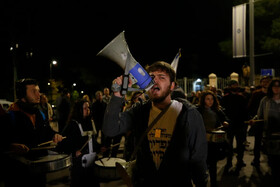 هزاران نفر از مردم در سرزمین های اشغالی خواهان آزادی اسرا و استعفای دولت شدند