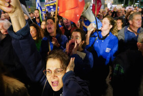 هزاران نفر از مردم در سرزمین های اشغالی خواهان آزادی اسرا و استعفای دولت شدند