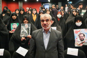 حضور عباسعلی کدخدایی، رئیس کمیته پیگیری حقوقی پرونده ترور سردار سلیمانی در همایش مرد میدان حقوق بشر