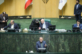 علی ادیانی معاون امور تقنینی معاونت امور مجلس ریاست جمهوری در صحن علنی مجلس شورای اسلامی- ۱۷ دی