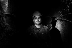 کار در معدن جزو دشوارترین مشاغل محسوب شده و این کارگران خستگی‌ناپذیر با کمترین امکانات و تجهیزات ایمنی سهم بزرگی در چرخاندن چرخ اقتصادی کشور را دارند.