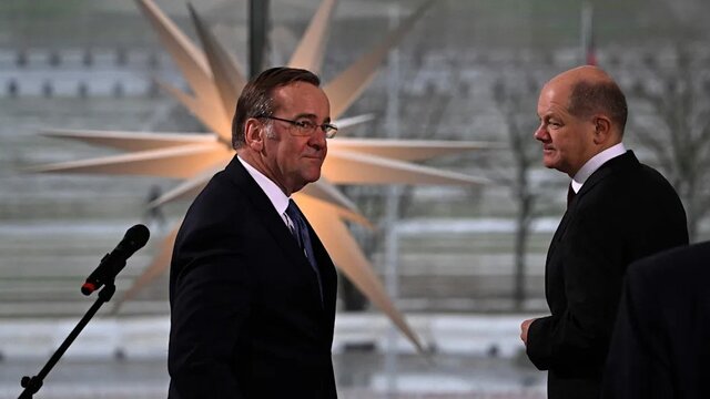 از راست، شولتس و پیستوریوس محبوبیت وزیر دفاع آلمان برای صدراعظمی از شولتس پیشی گرفته است