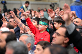 دیدار هزاران نفر از مردم قم با رهبر معظم انقلاب