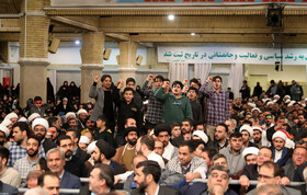 دیدار هزاران نفر از مردم قم با رهبر معظم انقلاب