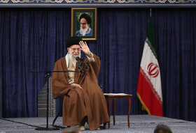 دیدار هزاران نفر از مردم قم با رهبر معظم انقلاب