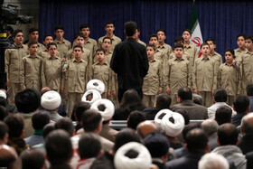 دیدار هزاران نفر از مردم قم با رهبر معظم انقلاب