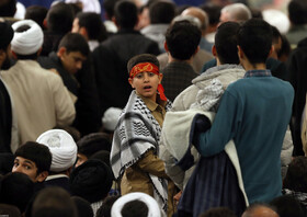 دیدار هزاران نفر از مردم قم با رهبر معظم انقلاب