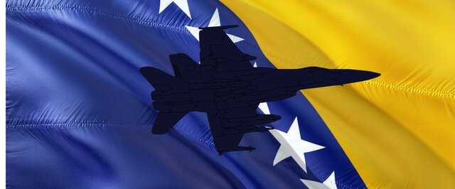 جنگنده‌های آمریکایی برای هشدار به صرب‌های جدایی طلب، بر فراز بوسنی پرواز می‌کنند