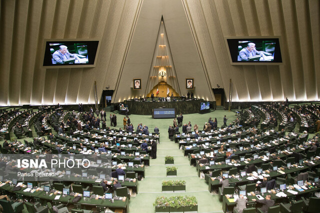 عکس تزئینی است نمایندگان استان همدان در ۱۱ دوره مجلس چه کسانی بودند؟