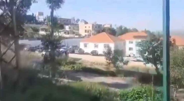 ۳ کشته در حمله به خودرویی در جنوب لبنان/ حمله اشغالگران به مراسم خاکسپاری فرمانده حزب‌الله