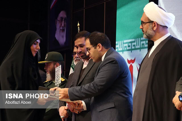 برگزیدگان جشنواره منطقهای شعر «سرباز وطن» در مهریز یزد معرفی شدند