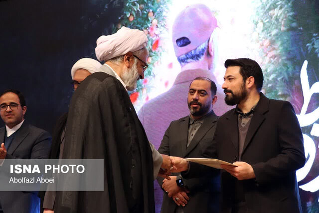 برگزیدگان جشنواره منطقهای شعر «سرباز وطن» در مهریز یزد معرفی شدند