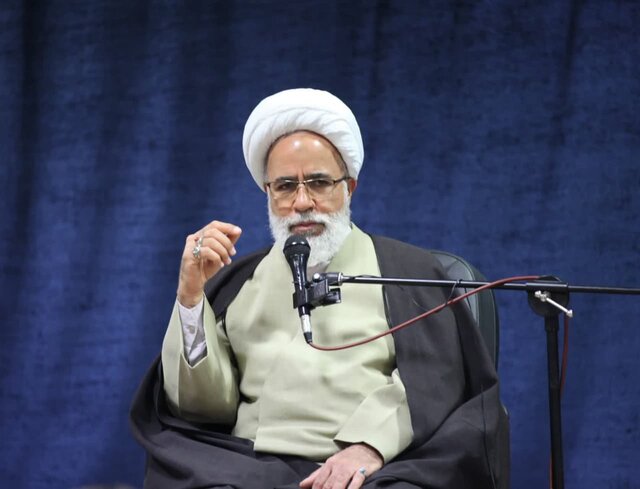 باید استان را آماده پذیرایی از زوار اربعین کنیم باید استان را آماده پذیرایی از زوار اربعین کنیم