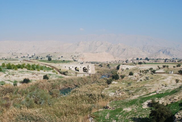 مرمت پل ساسانی با سیمان!