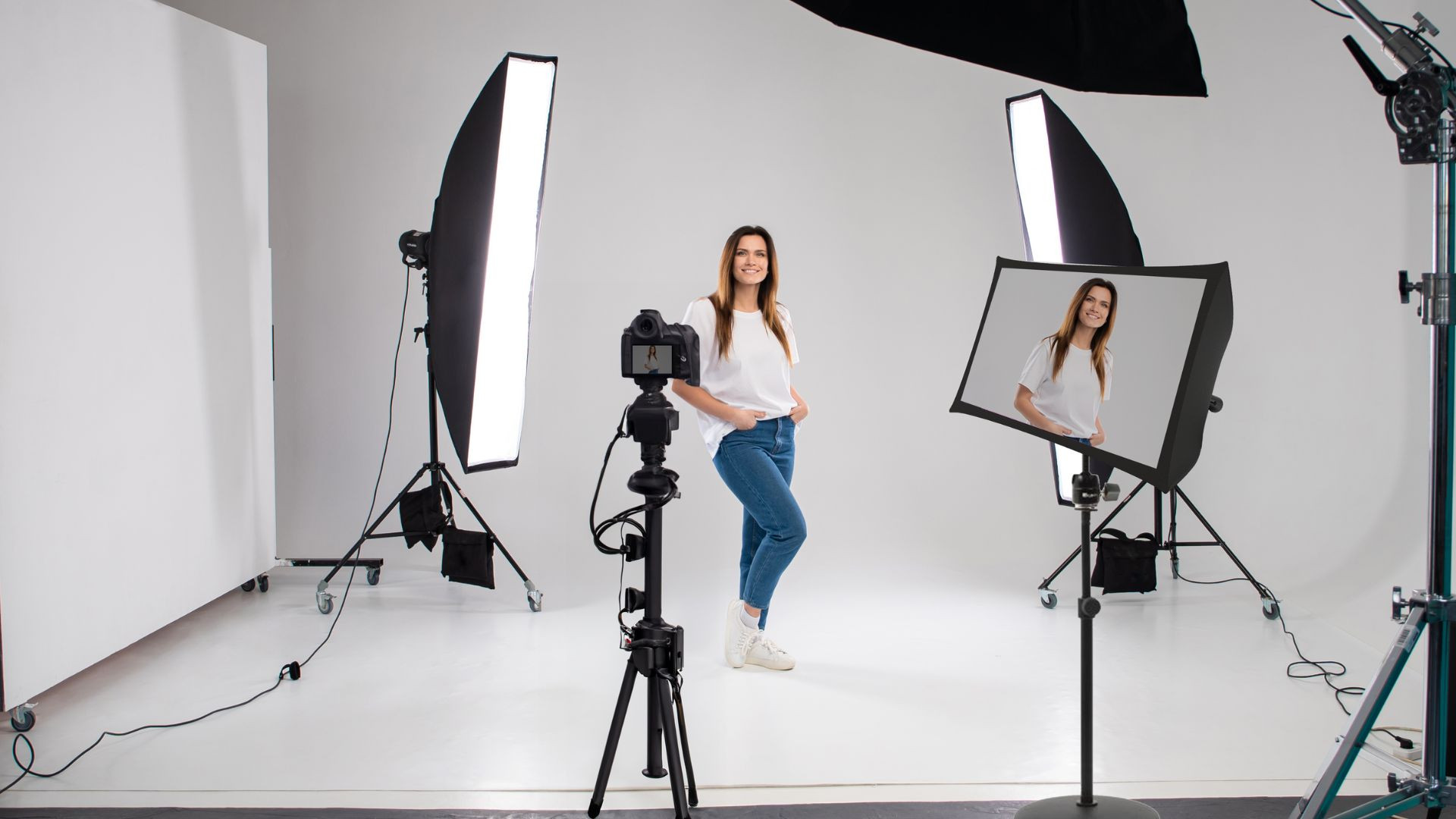 وقتی نمایشگر تاشو و پروژکتور ترکیب میشوند