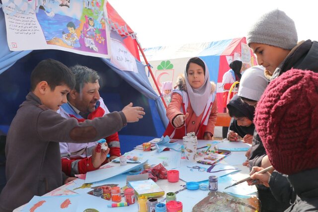 مانور تیمهای سحر جمعیت هلال احمر در مناطق کم برخوردار اسفراین