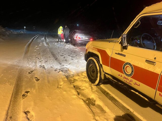 امدادرسانی به ۷۱ نفر از متاثرین برف و کولاک در آذربایجان غربی