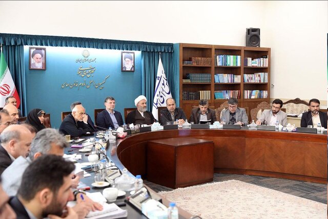 دستگاههای مسئول مبارزه با زمینخواری با یکدیگر همکاری داشته باشند دستگاههای مسئول مبارزه با زمینخواری با یکدیگر همکاری داشته باشند