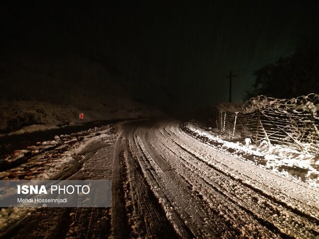 فعالیت ادارات آستارا با یک ساعت تاخیر آغاز می شود/ مدارس همچنان تعطیل
