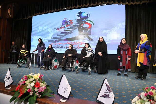 زهره شکوفنده: تا جایی که جسم و روحم اجازه بدهد فعالیت میکنم