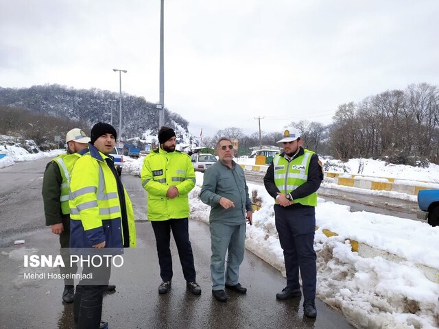 برفروبی گردنه کوهستانی حیران آستارا/ بازگشایی مسیر ۱۰ روستا ادامه دارد