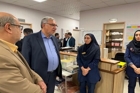 بررسی خدمت رسانی بیمارستان امام خمینی فیروزکوه توسط وزیر بهداشت بررسی خدمت رسانی بیمارستان امام خمینی فیروزکوه توسط وزیر بهداشت