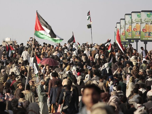 انصارالله: واشنگتن حاکمیت یمن را نقض کرد و باید ادب شود