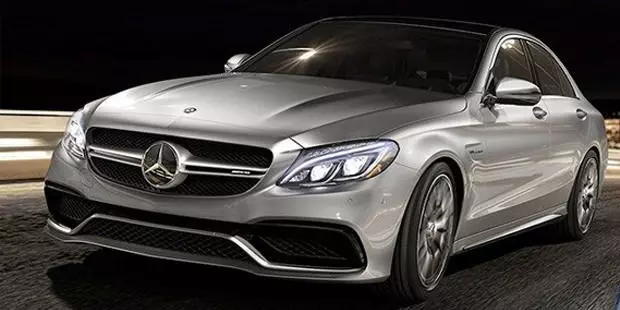 جریمه پزشک متخلف/ محکومیت مالک کشتارگاه مرغ